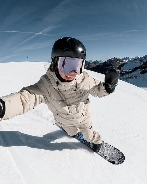 Client @skvikskvik dans Dope Puffer W Veste Snowboard Femme Sand
