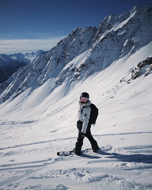 Klant @sarah_bacher_ in Montec Moss W Snowboard jas Dames Light Grey/Black Renewed