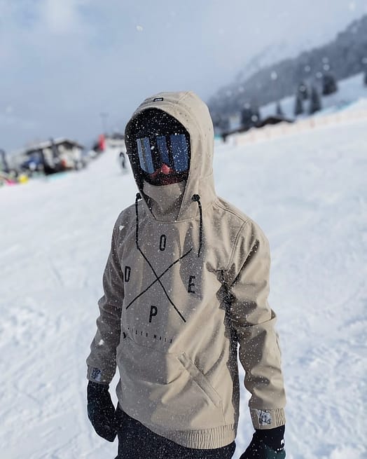 Customer @trap_nils in Dope Yeti Ski Jacket Men 2X-Up Sand