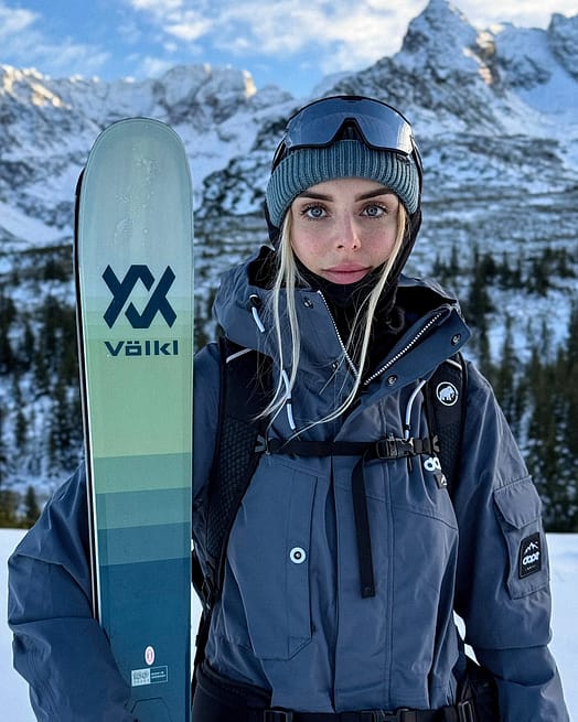 Customer @xagnr in Dope Adept W Snowboard Jacket Women Metal Blue