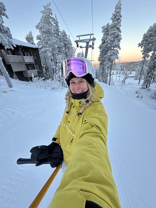 Customer @Sannioksanen in Dope Legacy W Snowboard Jacket Women Yellow