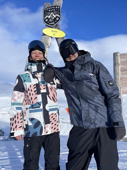 Cliente @irinaruegg in Dope Adept Giacca Snowboard Uomo Metal Blue Camo