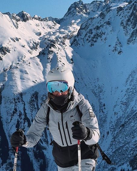 Customer @romanehermen in Montec Moss W Snowboard Jacket Women Soft Blue/Black