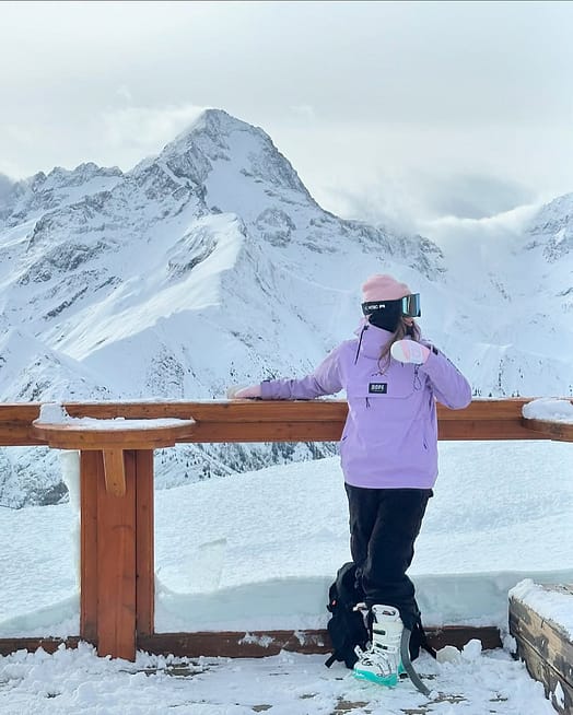 Customer @han_who_travels in Dope Blizzard W Ski Jacket Women Faded Violet