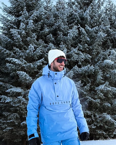 Customer @thomasarge in Dope Legacy Snowboard Jacket Men Light Blue