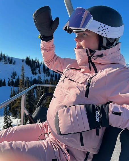 Cliente @juliavanpoecke in Dope Akin W Giacca Snowboard Donna Soft Pink