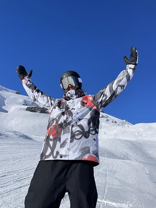 Customer @seb.on.snow in Dope Adept Snowboard Jacket Men Spray Black Red