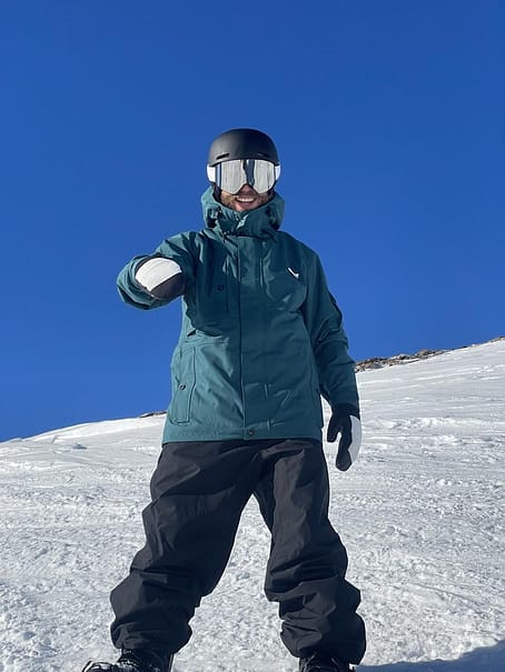 Customer @seb.on.snow in Dope Adept Snowboard Jacket Men Bottle Green