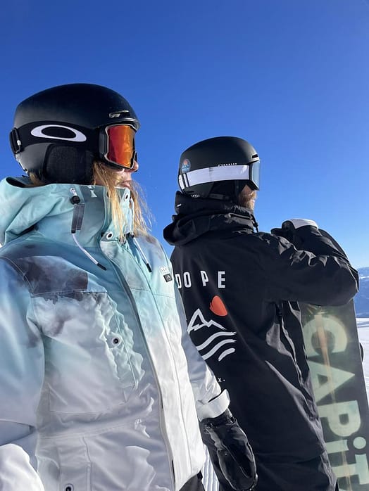 Customer @wolfczy in Dope Adept W Snowboard Jacket Women Surf