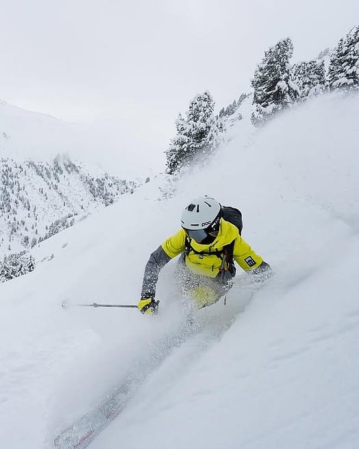 Customer @vickanwahlen in Montec Doom W Ski Jacket Women Bright Yellow/Black/Light Pearl