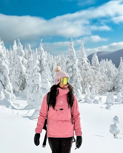 Customer @bellephamm in Montec Dune W Snowboard Jacket Women Pink