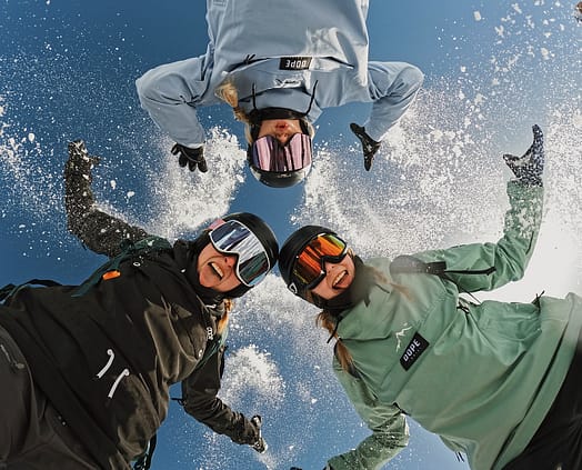 Kunde @ronja_23o5 in Dope Annok W Snowboardjacke Damen Black