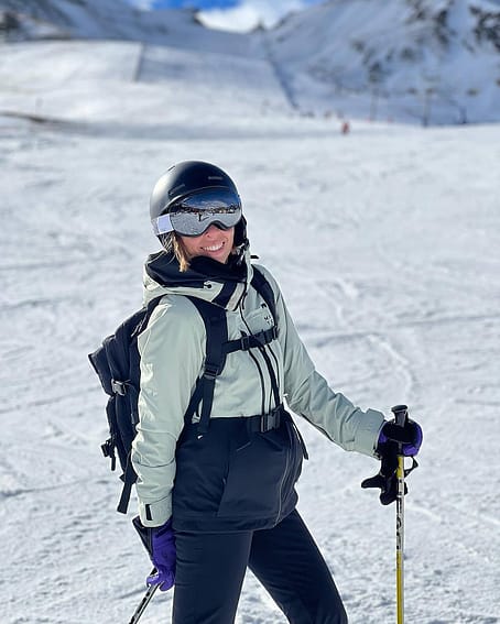 Customer @sil_casals in Montec Moss W Ski Jacket Women Soft Green/Black