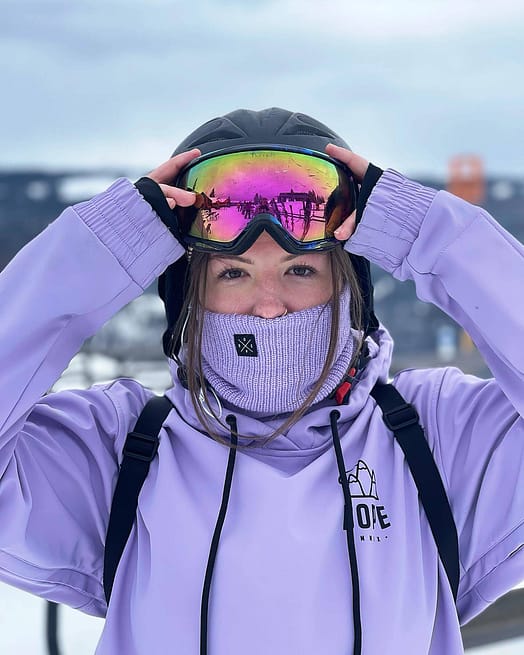 Customer @keevaaisling in Dope Yeti W 2021 Snowboard Jacket Women Rise Faded Violet