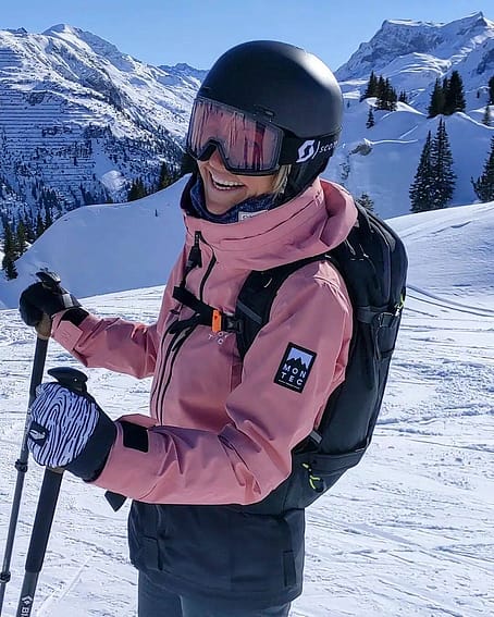 Cliente @curious.carmencita en Montec Moss W 2021 Chaqueta Snowboard Mujer Pink/Black