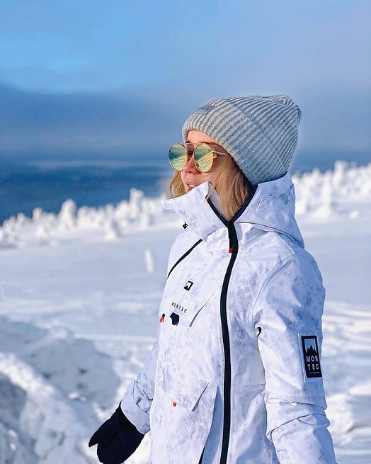 Cliente @amndariini en Montec Doom W 2021 Chaqueta Snowboard Mujer White Tiedye