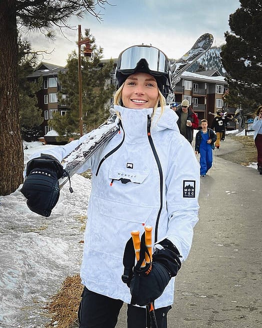 Cliente @zadialarouche en Montec Doom W 2021 Chaqueta Snowboard Mujer White Tiedye