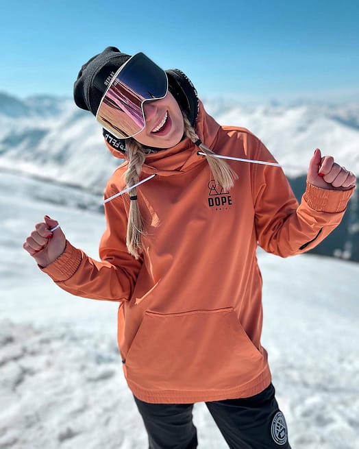 Cliente @barasimkova en Dope Yeti W 2021 Chaqueta Snowboard Mujer Rise Peach