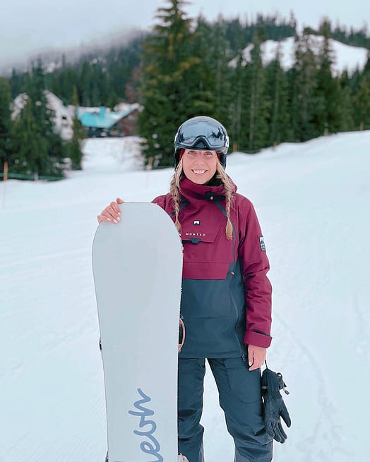 Zákazník @cocomariebc v Montec Doom W 2021 Bunda na Snowboard Dámské Burgundy/Black