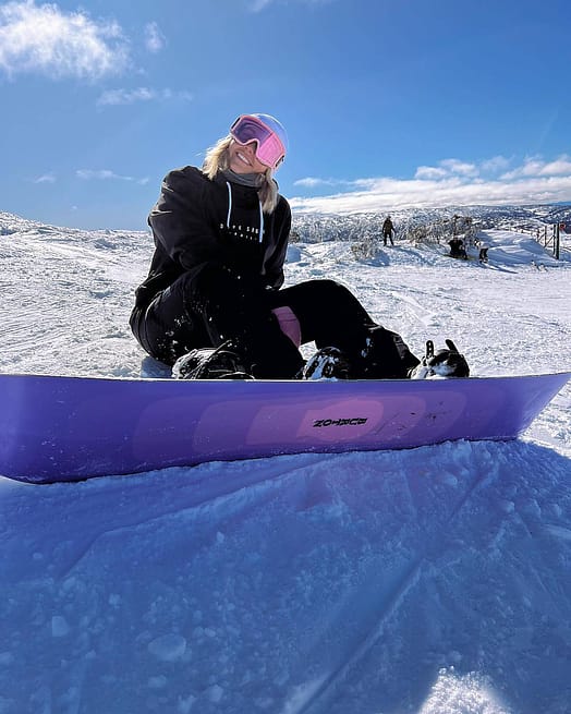 Cliente @moniquedettorre en Dope Yeti W 2021 Chaqueta Snowboard Mujer Range Black