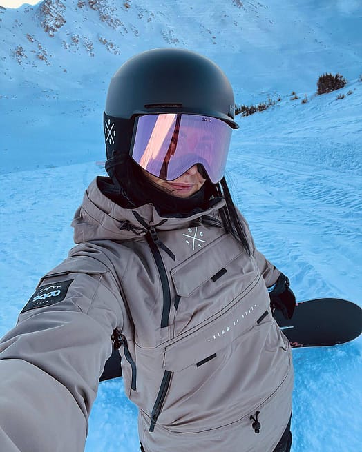 Klant @jennanorthcott in Dope Akin W Snowboard jas Dames Walnut