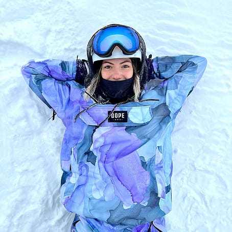 Customer @hikeandbike__ in Dope Blizzard W Snowboard Jacket Women Blot Violet