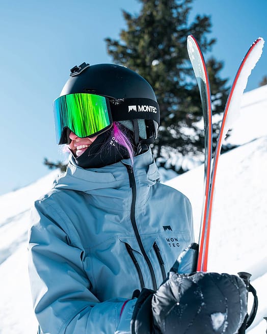 Customer @pyrouu in Montec Moss W Ski Jacket Women Soft Blue/Black