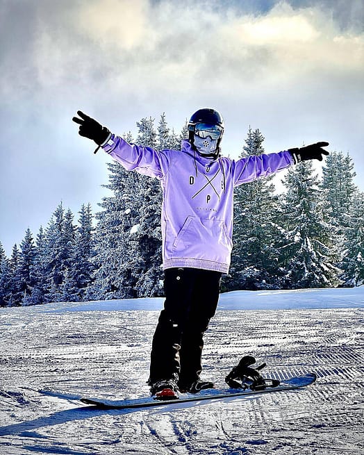 Customer @giannn_93 in Dope Yeti Snowboard Jacket Men 2X-Up Faded Violet