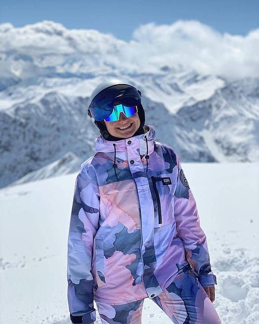 Klant @mis_sebistkova in Dope Blizzard W Full Zip Ski jas Dames Blot Peach