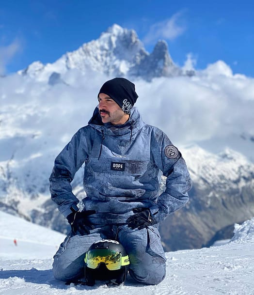 Kunde @ramyabourjeily in Dope Blizzard Snowboardjacke Herren Dirt