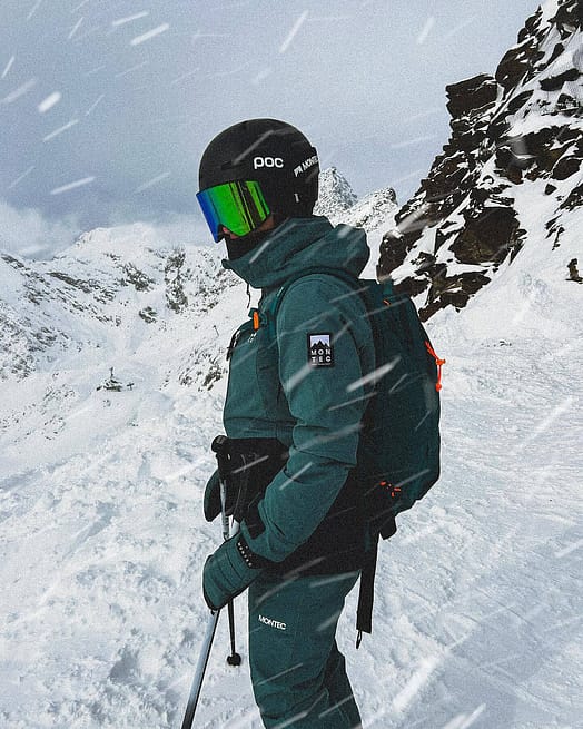 Customer @tammy_leonie in Montec Doom W Snowboard Jacket Women Dark Atlantic/Black