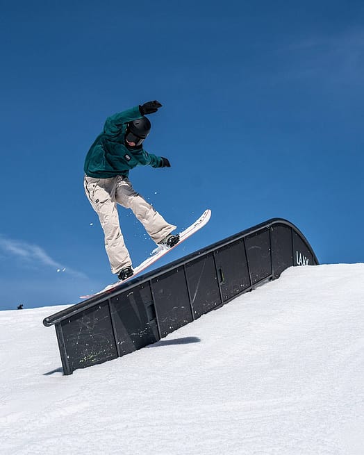 Client @irinaruegg dans Dope Blizzard W Veste Snowboard Femme Bottle Green