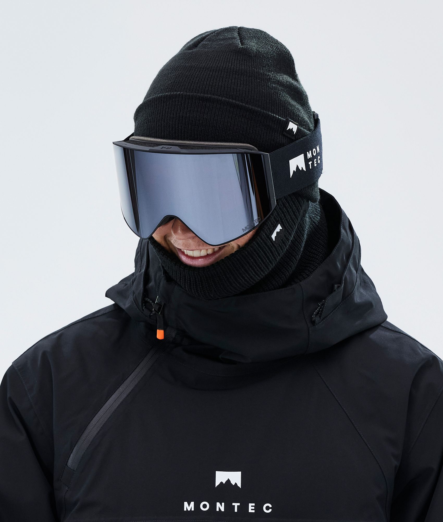 Black mirrored store ski goggles