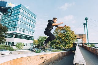 Die richtige Ausrüstung für Parkour oder Freerunning