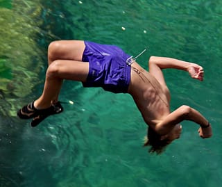 difference in cliff jumping and cliff diving