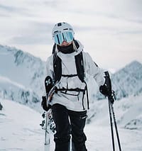 Grundlegende Schutzausrüstung für das Freeride-Skifahren: Checkliste | Ridestore magazine