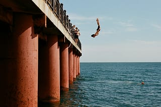 Gefahren des Klippenspringens