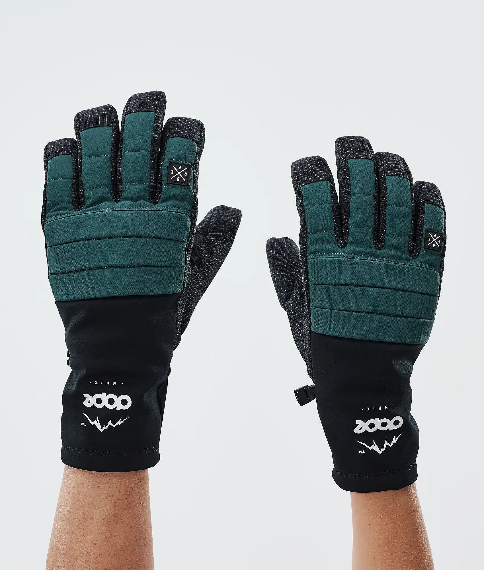 Skiing gloves